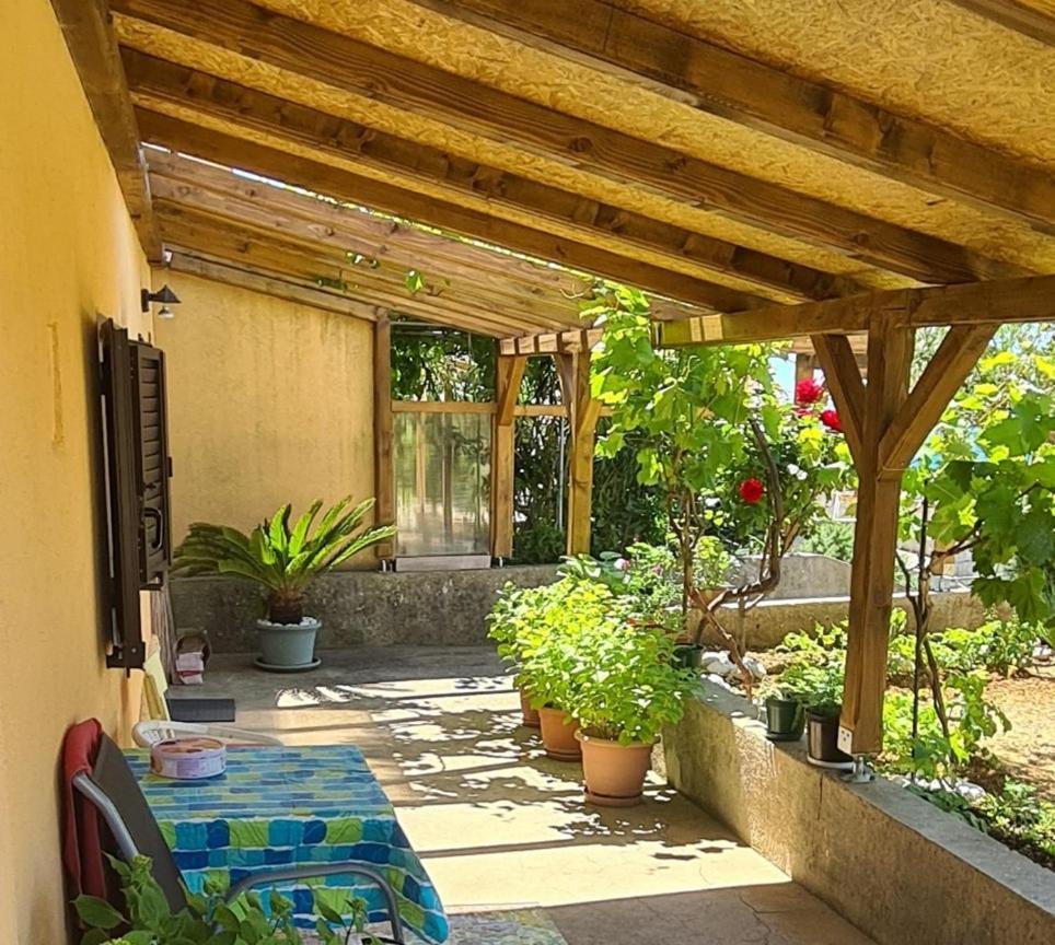 Studio Apartman Stara Baška Esterno foto