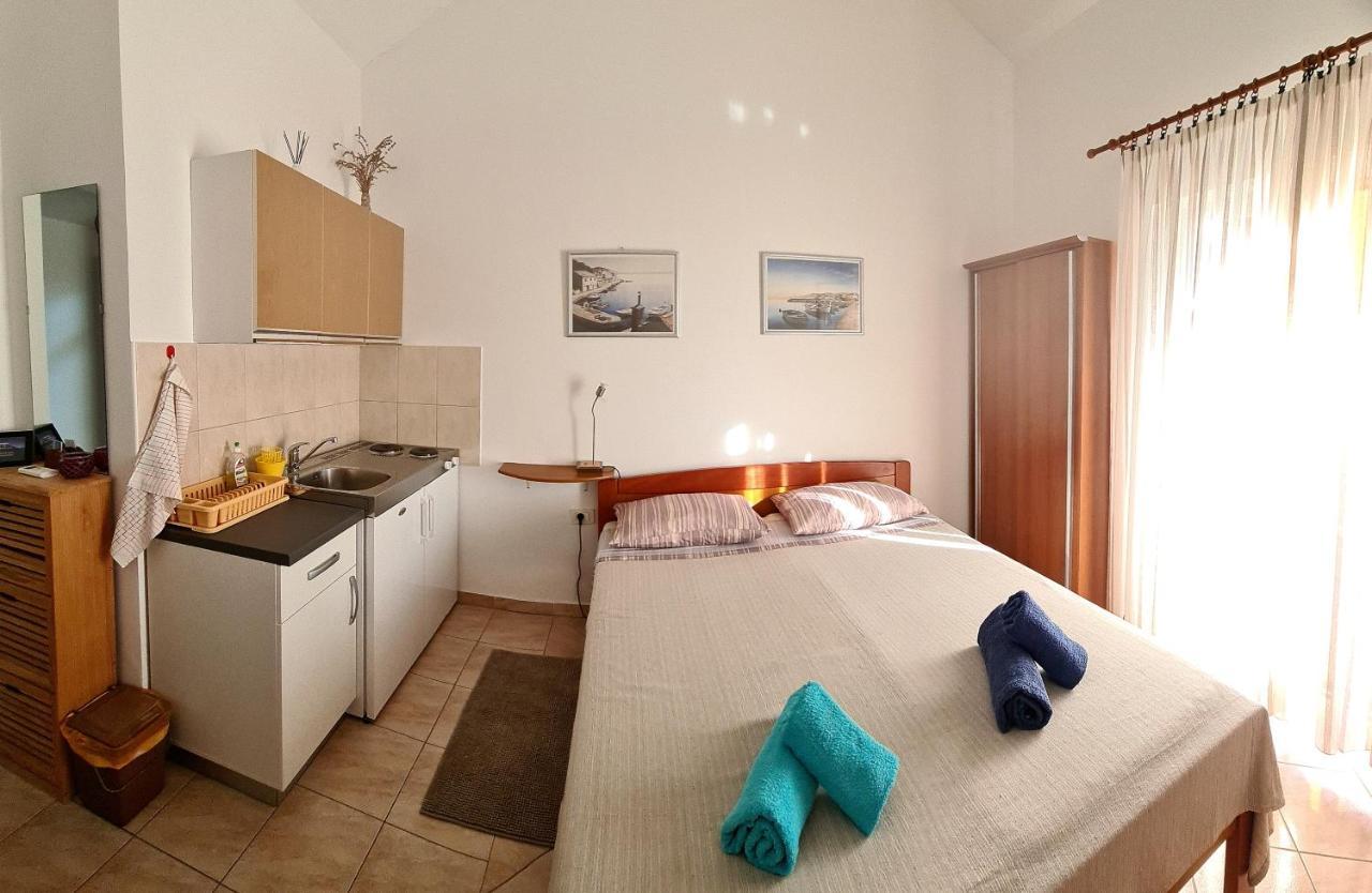 Studio Apartman Stara Baška Esterno foto