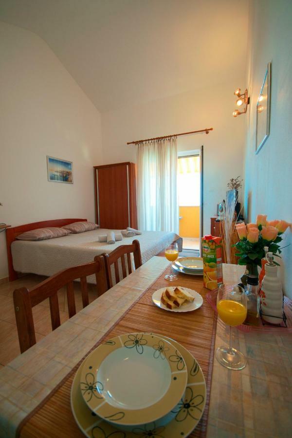 Studio Apartman Stara Baška Esterno foto